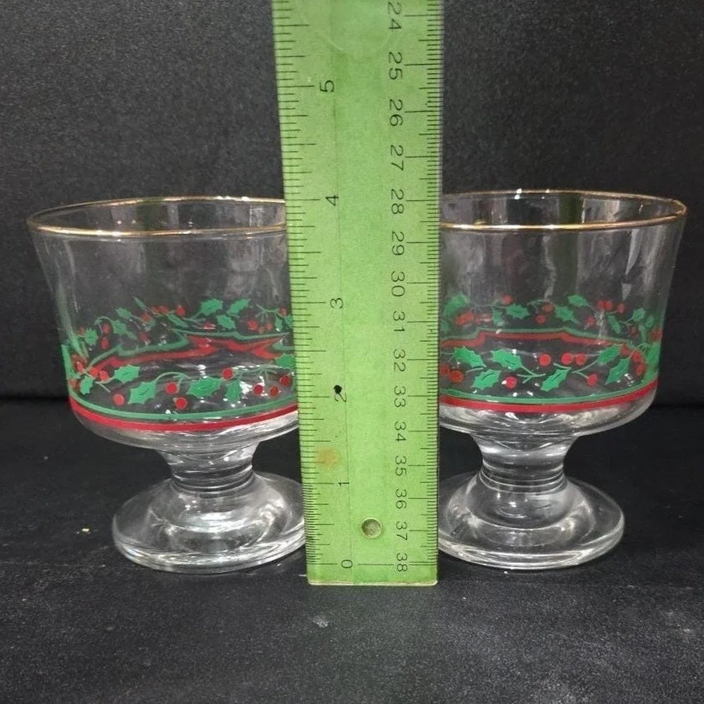 Libbey Christmas‎ Dessert Glasses, Set of 2, Vintage Holly & Berries Design